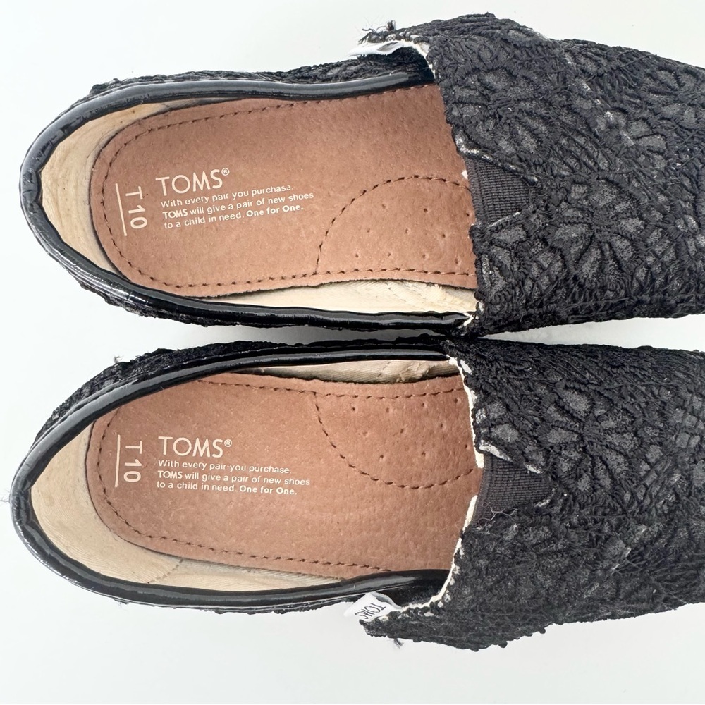 Toms Youth Classic Black Crochet Floral Glitter Slip-On Shoe Size T 10 Girls - Picture 4 of 6
